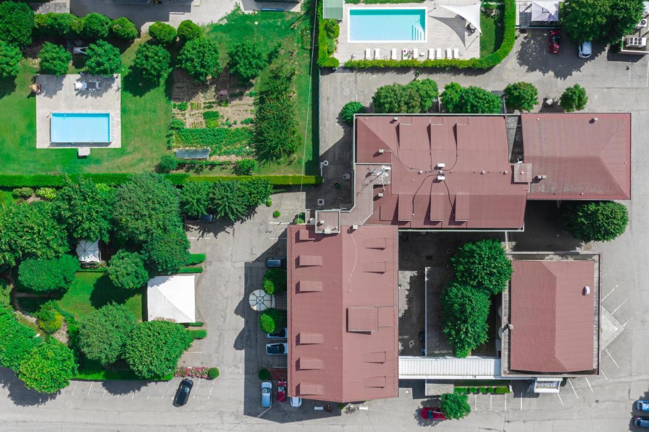 Hotel Globo Formigine Exterior photo